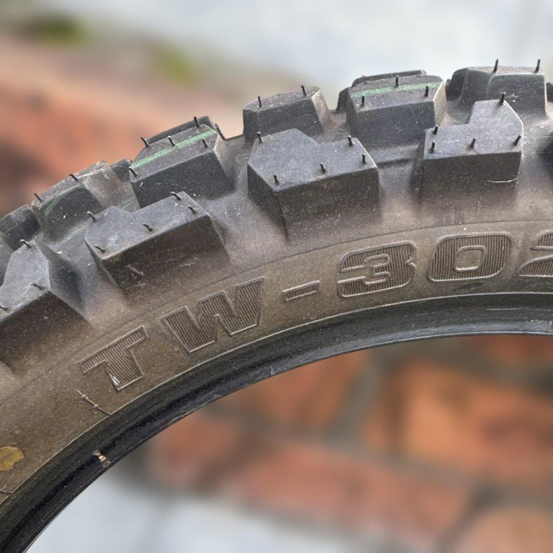 ブリジストン　TW-３０１　TW-３０２　セロー２５０　セロー２２５　前後セット