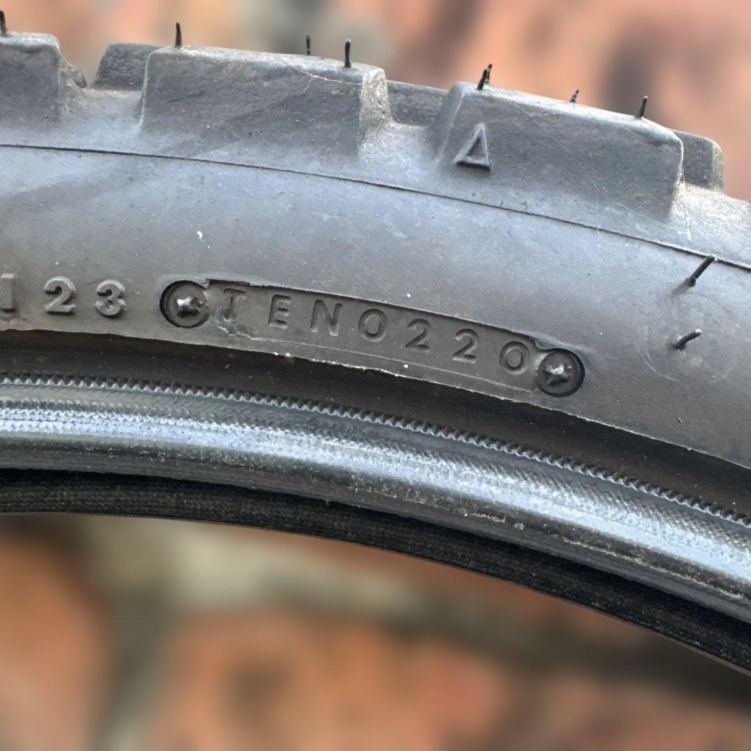 ブリジストン　TW-３０１　TW-３０２　セロー２５０　セロー２２５　前後セット