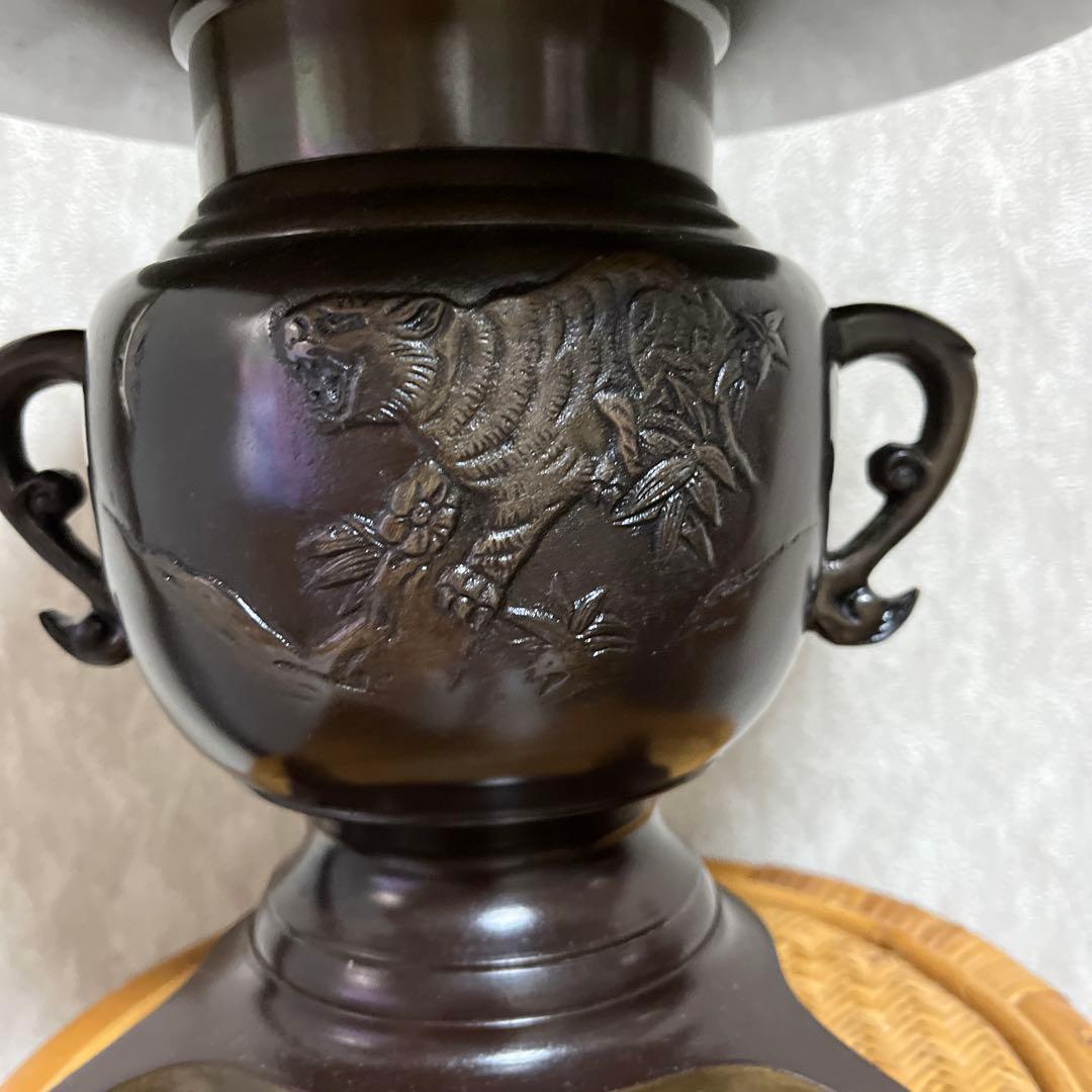 薄端 唐銅 龍 虎 模様　三脚   伝統工芸縁起物