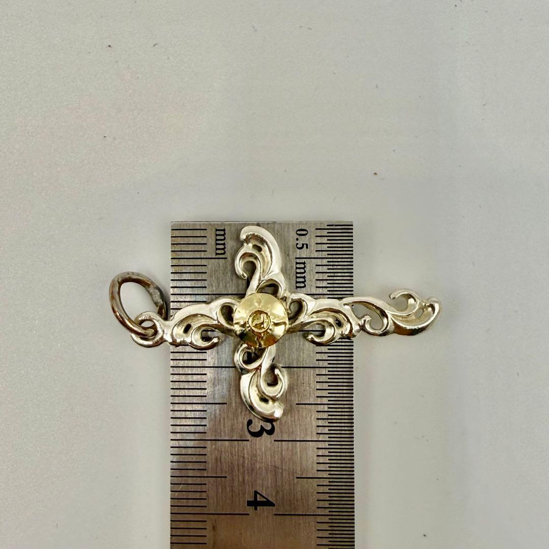 美品　ファーストアローズ　k18メタル付唐草クロス