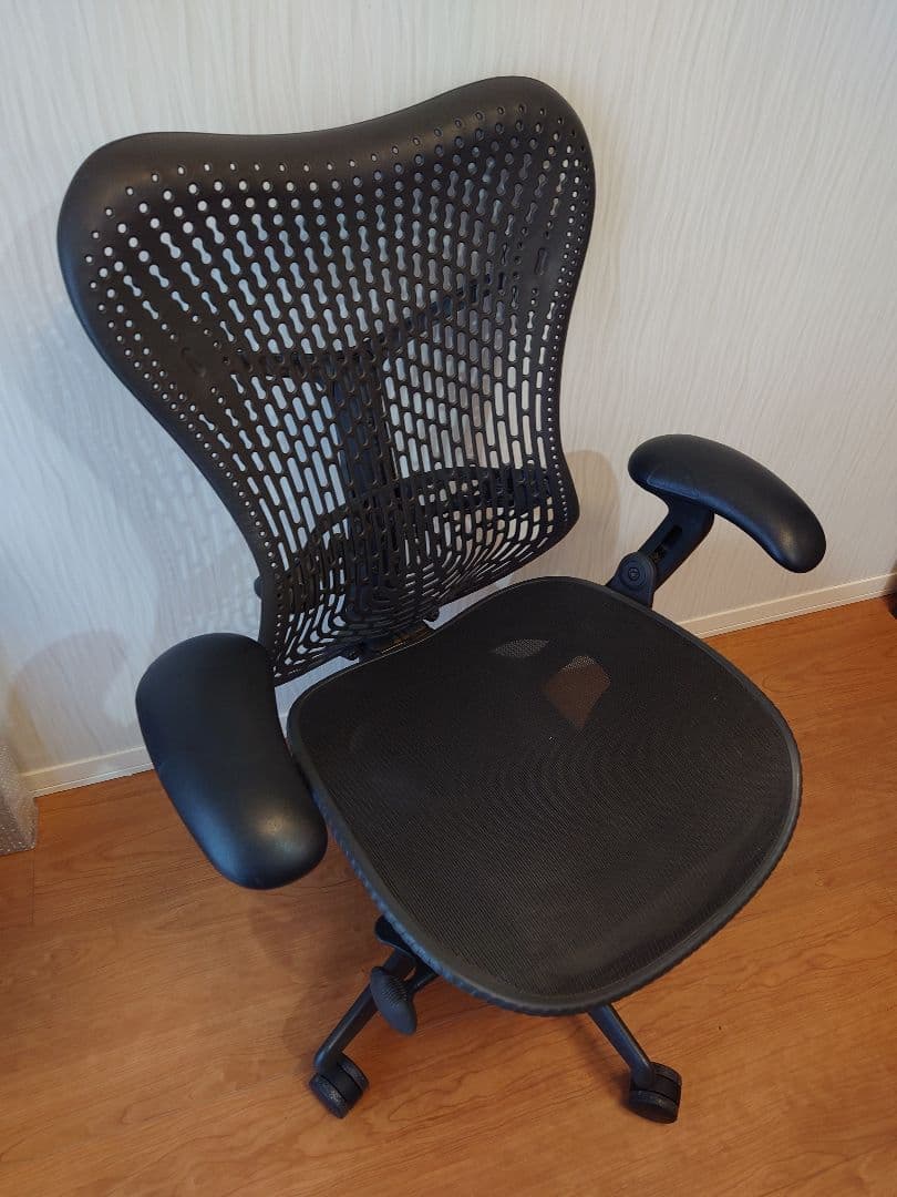 HermanMiller　Mirra Chair(ミラチェア)