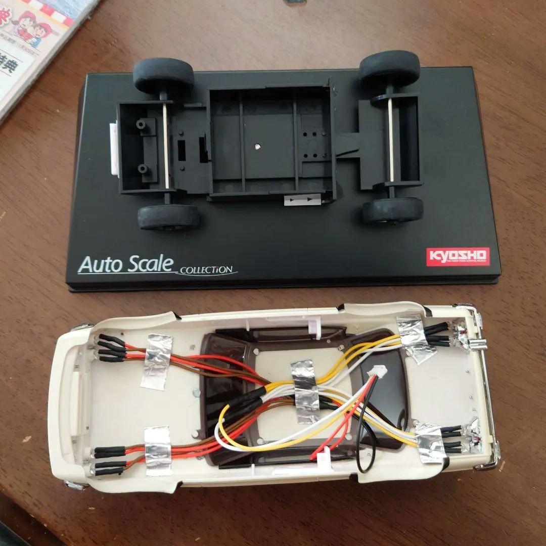 京商ミニッツ　ハコスカ白ボディーハロゲンライト付き