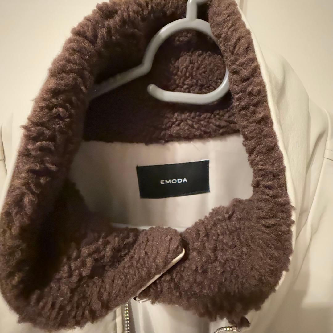 EMODA ショートボアブルゾン　アイボリー