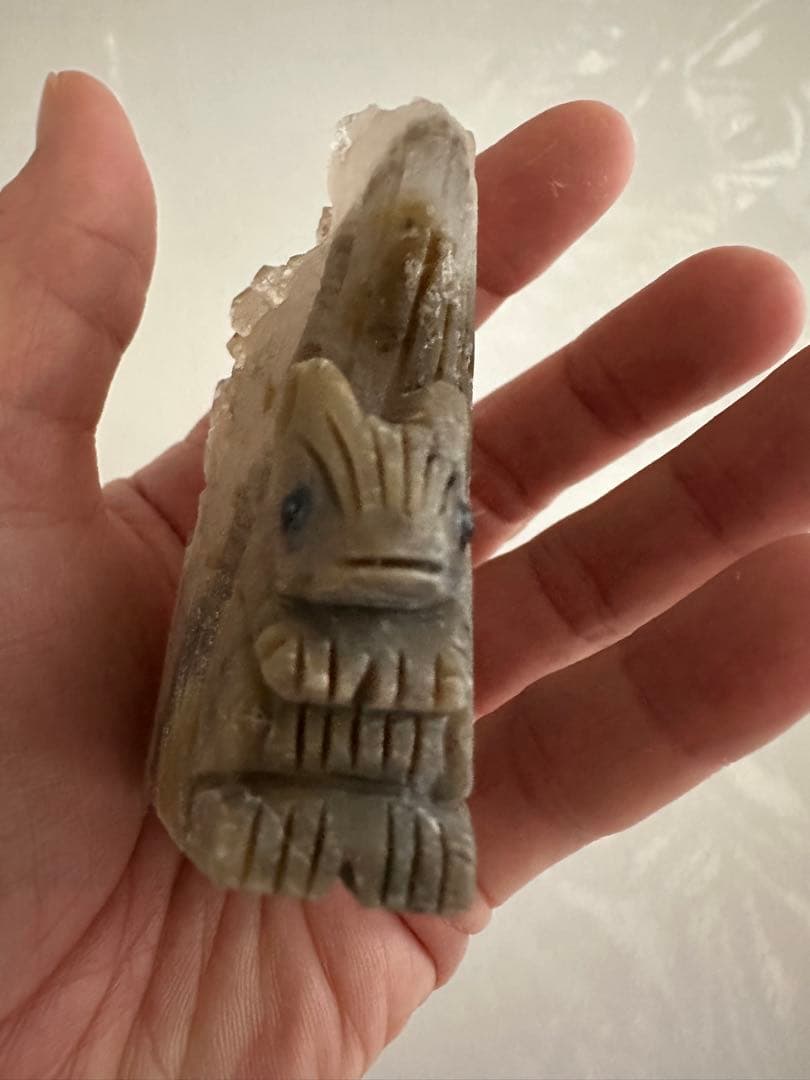 インテリア　水晶リス　カービング　天然石