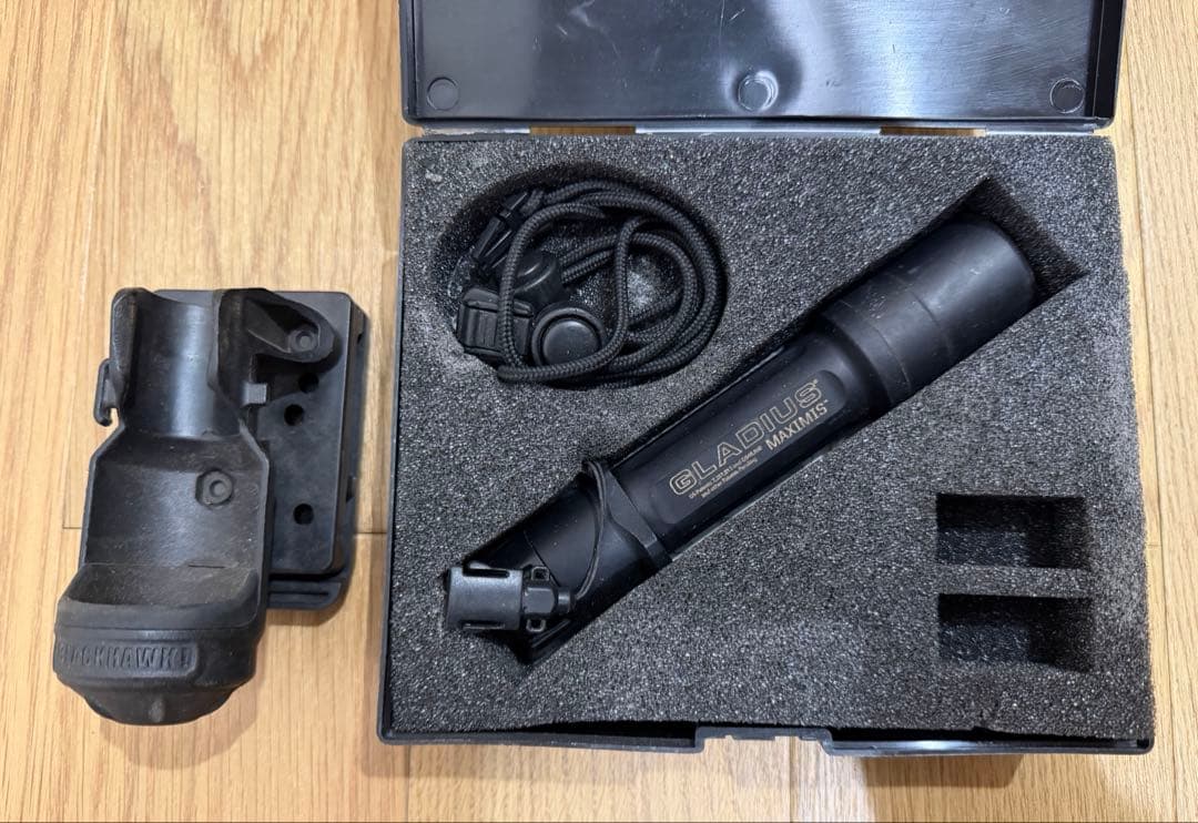 箱付き　BLACKHAWK Night-Ops Gladius Maximis