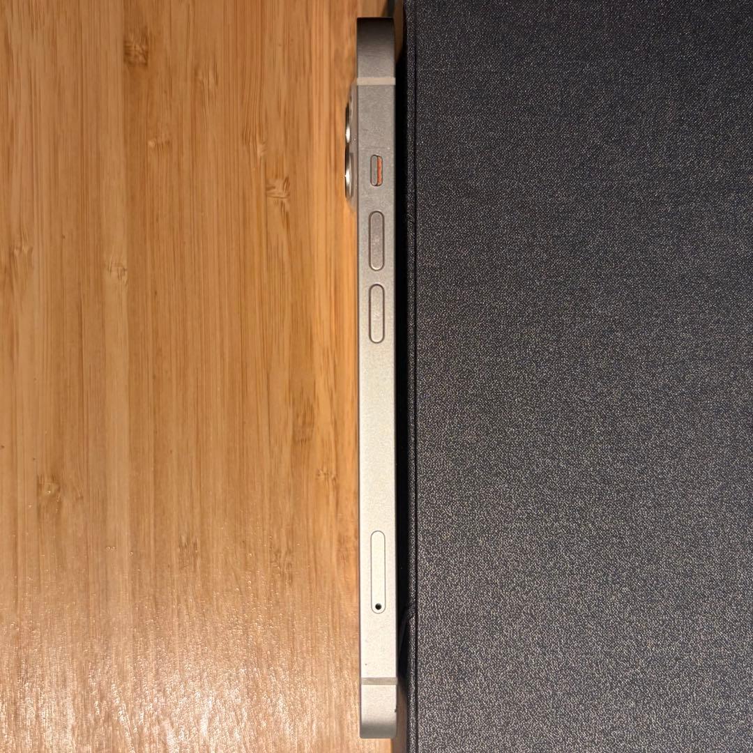 Apple iPhone13 スターライト ホワイト 本体