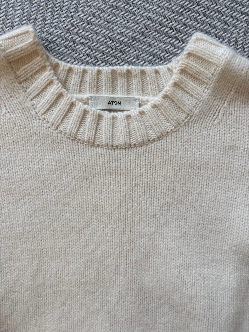 美品！ATON COOMA LAMBS WOOL | クルーネックセーターオフ白