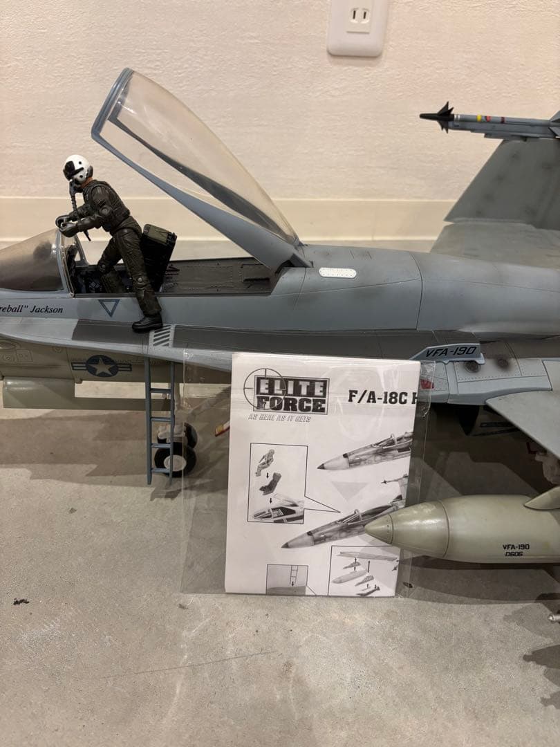 超希少品　bbi エリートフォース　F/A-18 Hornet 1/18