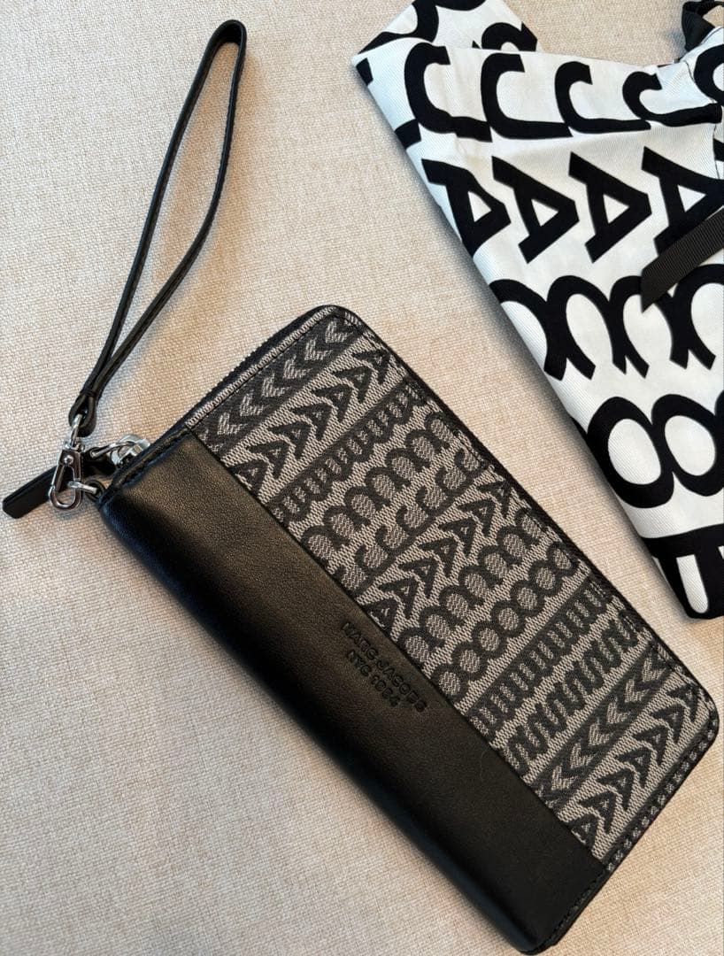 マーク・ジェイコブス　定価30400円