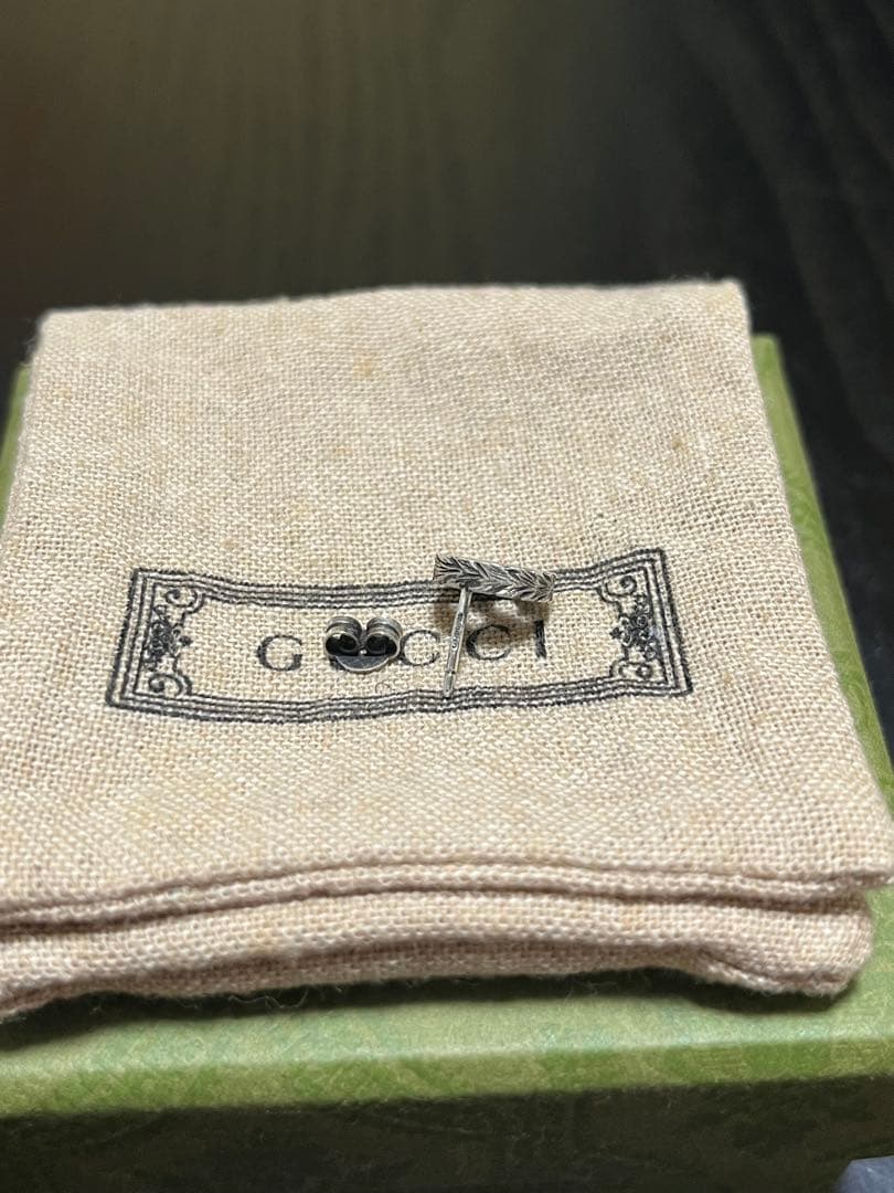 柊*様 GUCCI インターロッキングピアス Ag925 Gロゴ 箱、証明書付き