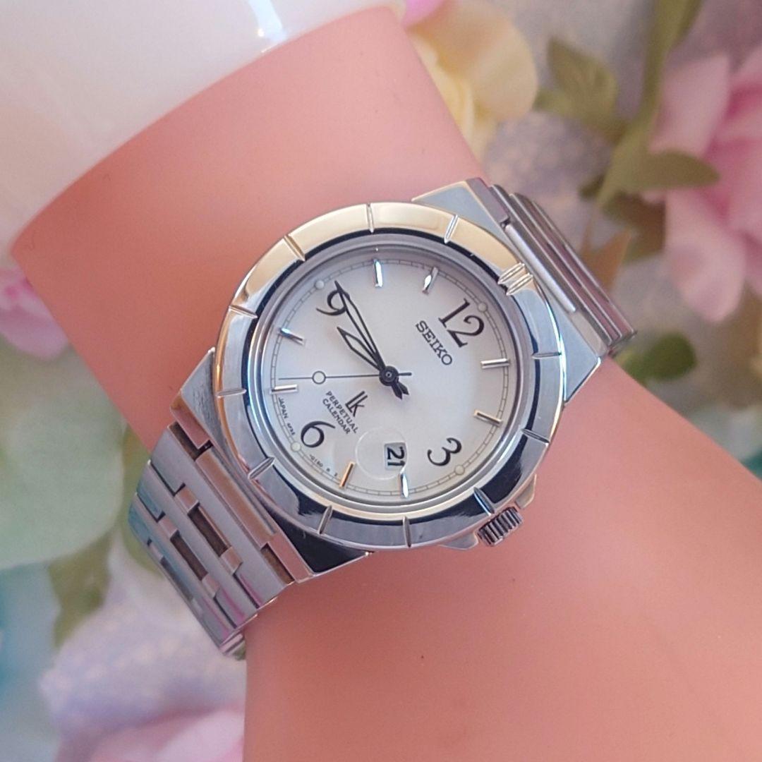 値下げ中❗️セイコーLUKIAルキアSEIKO レディース腕時計4F32シルバー