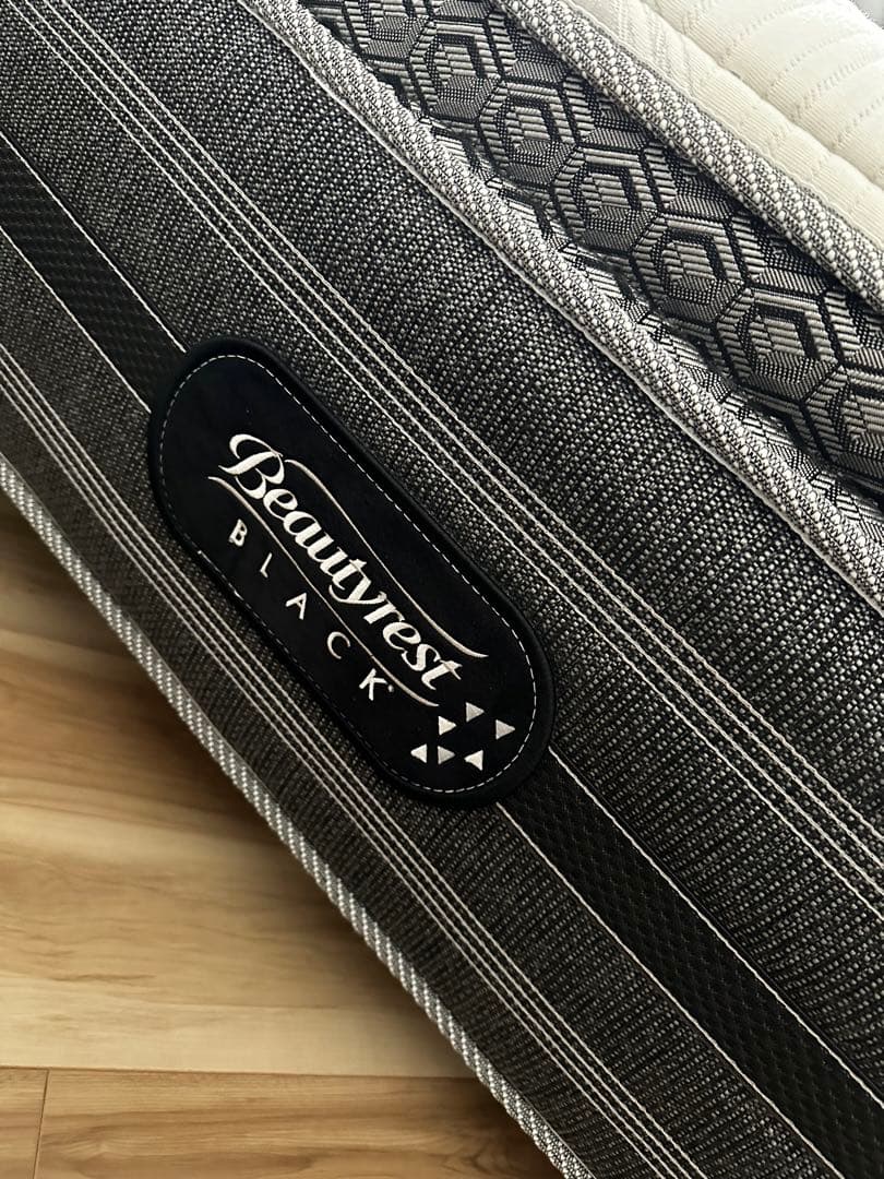 【最終価格】シモンズ　Beautyrest Black クイーンサイズ