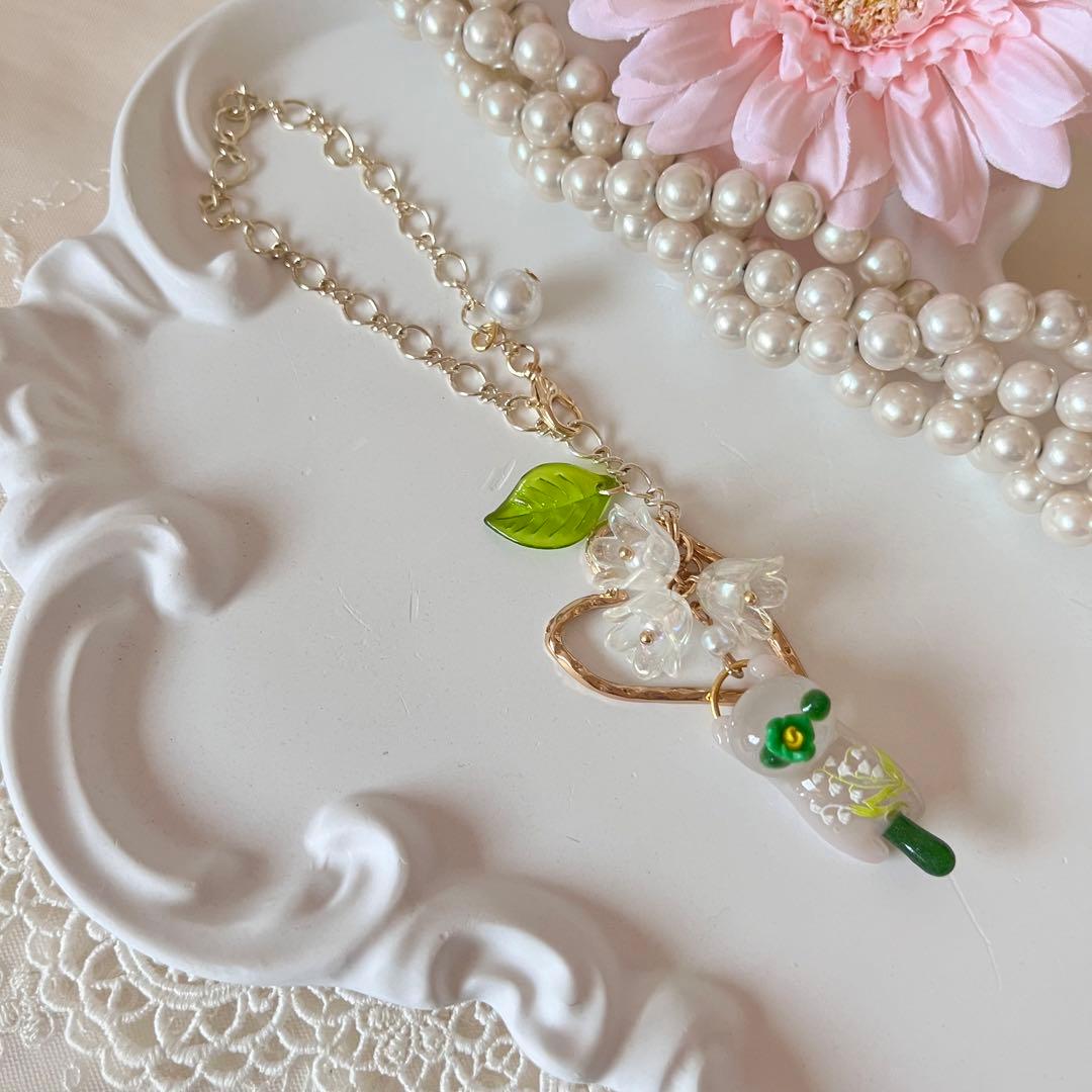 ฅ❤️ 猫　ねこ　レジン　鈴蘭　スズラン　チャーム　バックチャーム　ハンドメイド