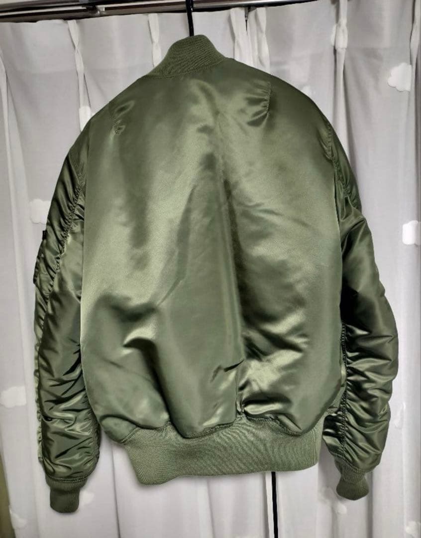 【短期出品】オリーブグリーン MA-1ジャケット ALPHA【未使用に近い】