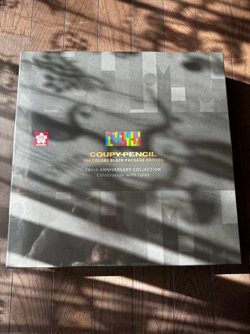m*e様 サクラクレパス　１００周年記念　限定エディション　１００色　クーピー