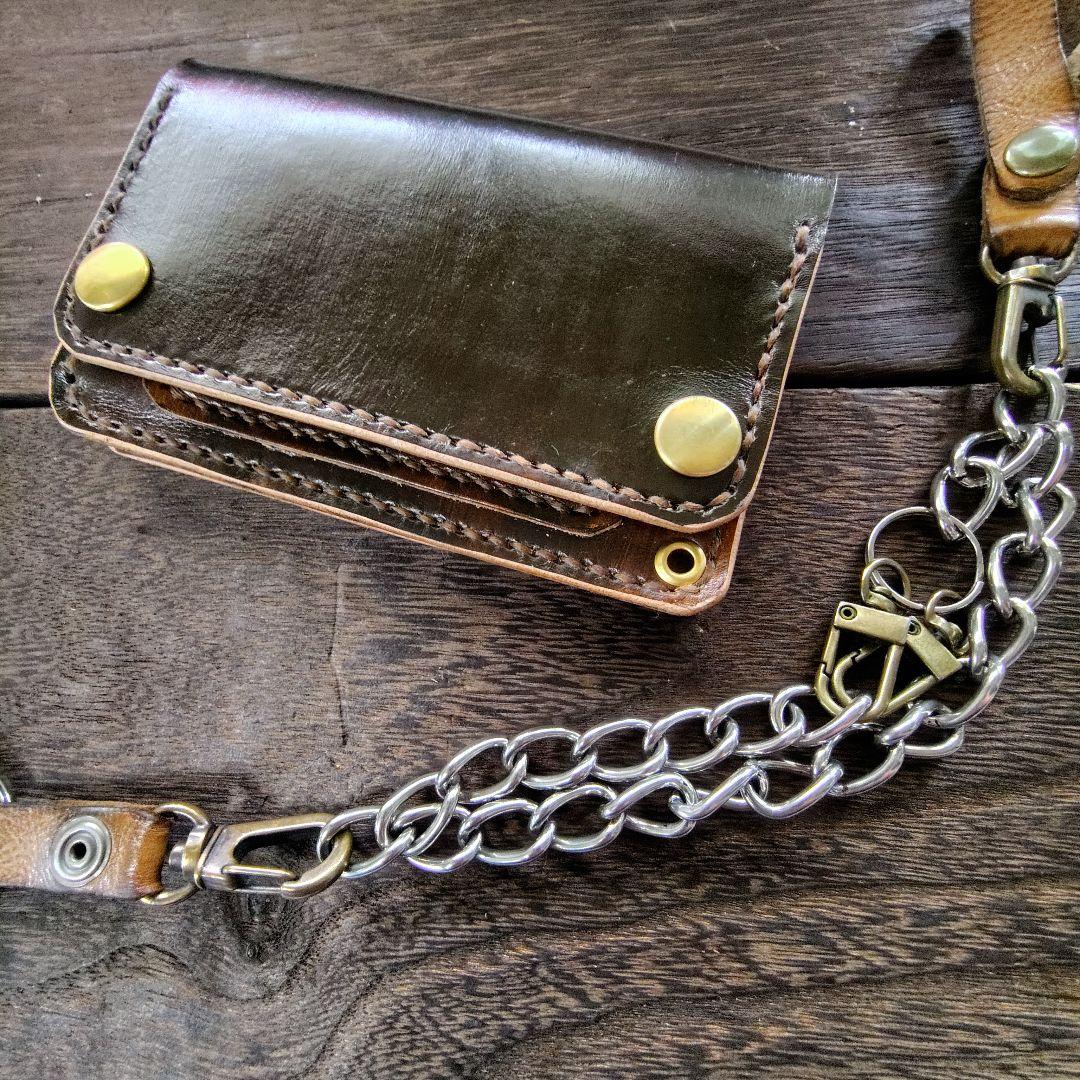 ミドルサイズ トラッカーウォレット 茶色 バラのカービング