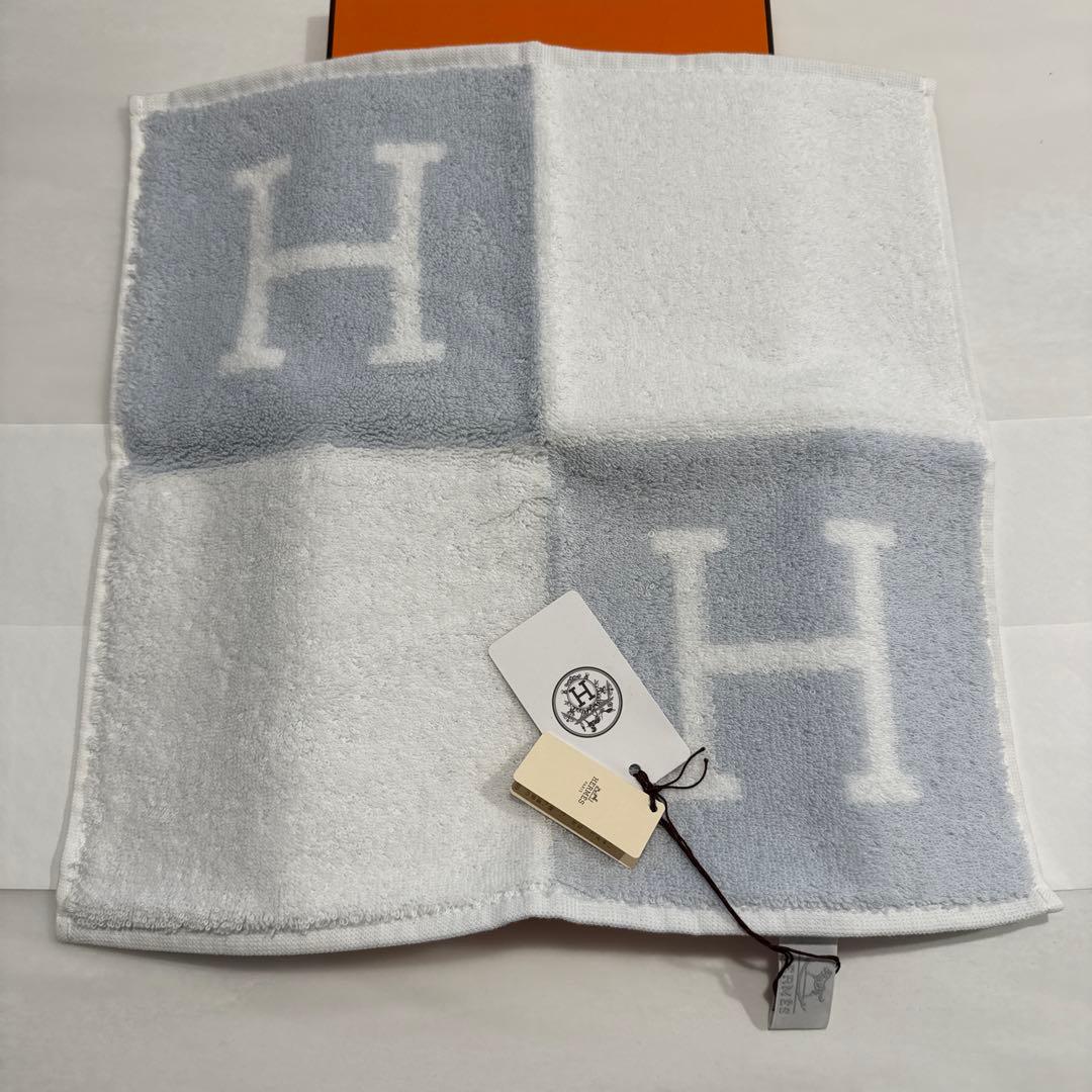 Hermès Hロゴ タオルハンカチ グレー/ホワイト
