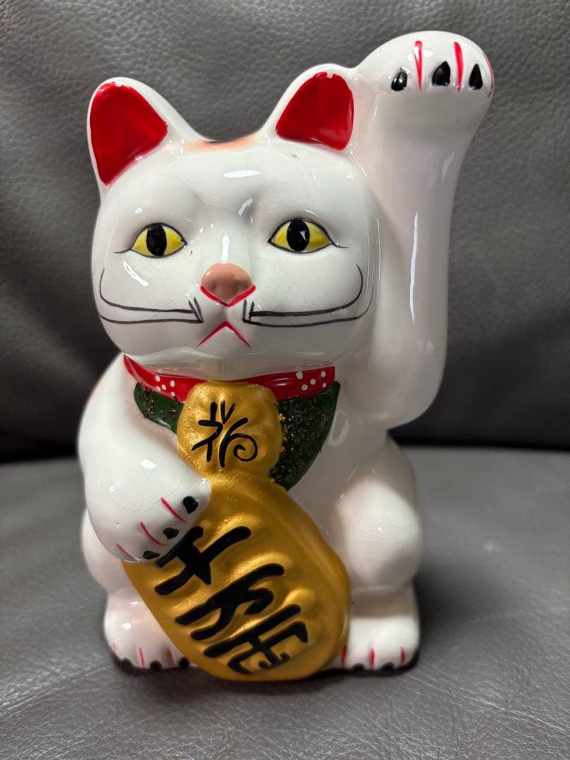 白い招き猫　置物
