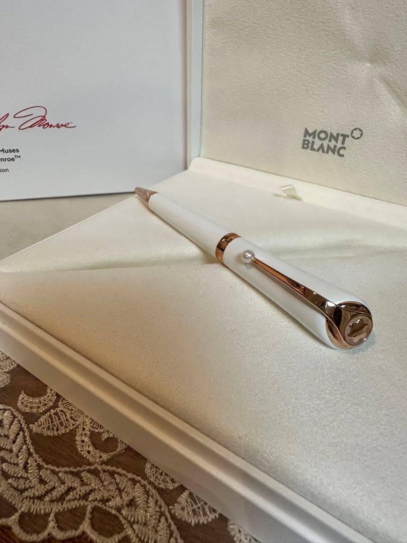 希少　新品未使用　モンブラン　モンローデザイン　ボールペン