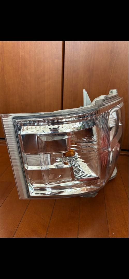 ハイエース　純正　HID ヘッドライト　3型