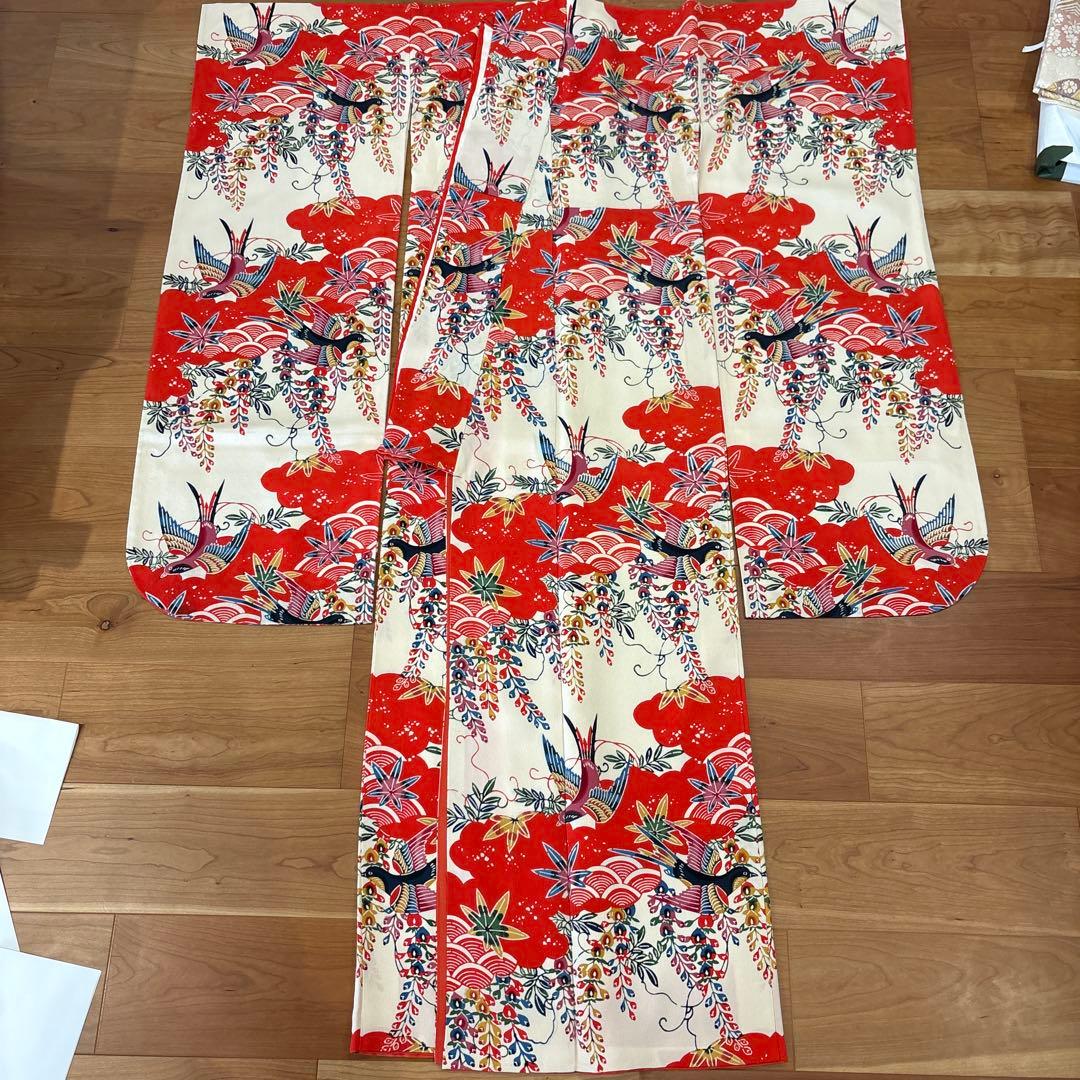 振袖 赤　白地 紅型　琉球紅型　びん型　袴　成人式　振り袖　正絹