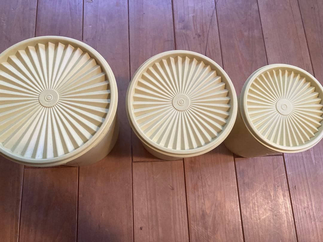 激レア　正規品タッパーウエア　新古品　保存容器セット 3個