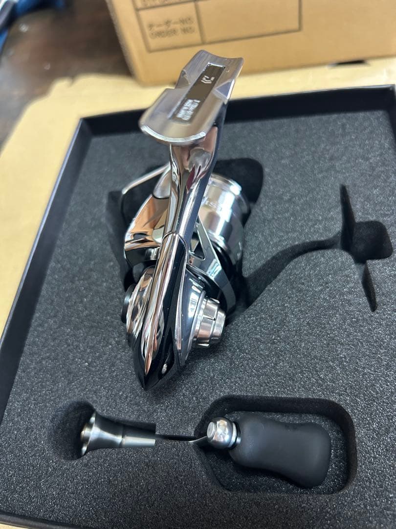 【新品未使用】ダイワ 22イグジストSF2000SS-P EXIST