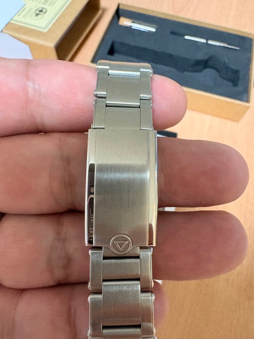 WMT Barracuda 自動巻き腕時計