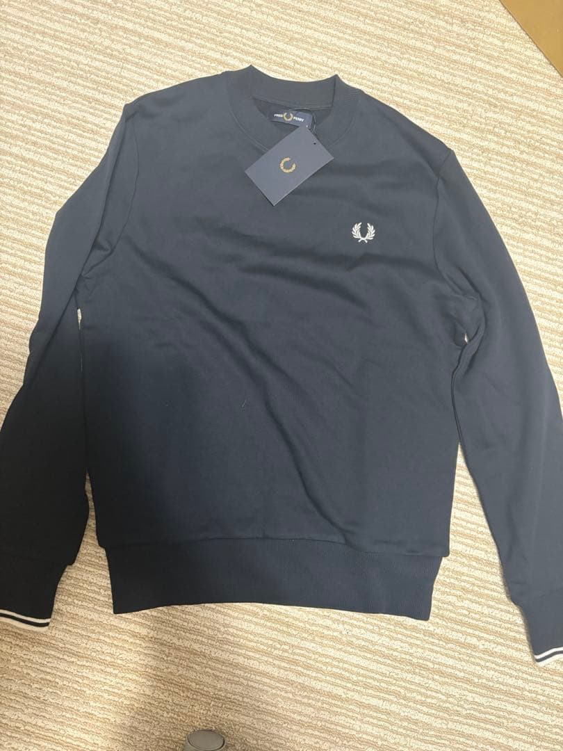 FRED PERRYワンポイントロゴ刺繍 クルーネックスウェット sサイズ