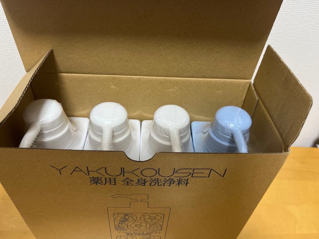 【薬酵泉】薬用全身し洗浄料500ml ブルー、 ホワイト4本