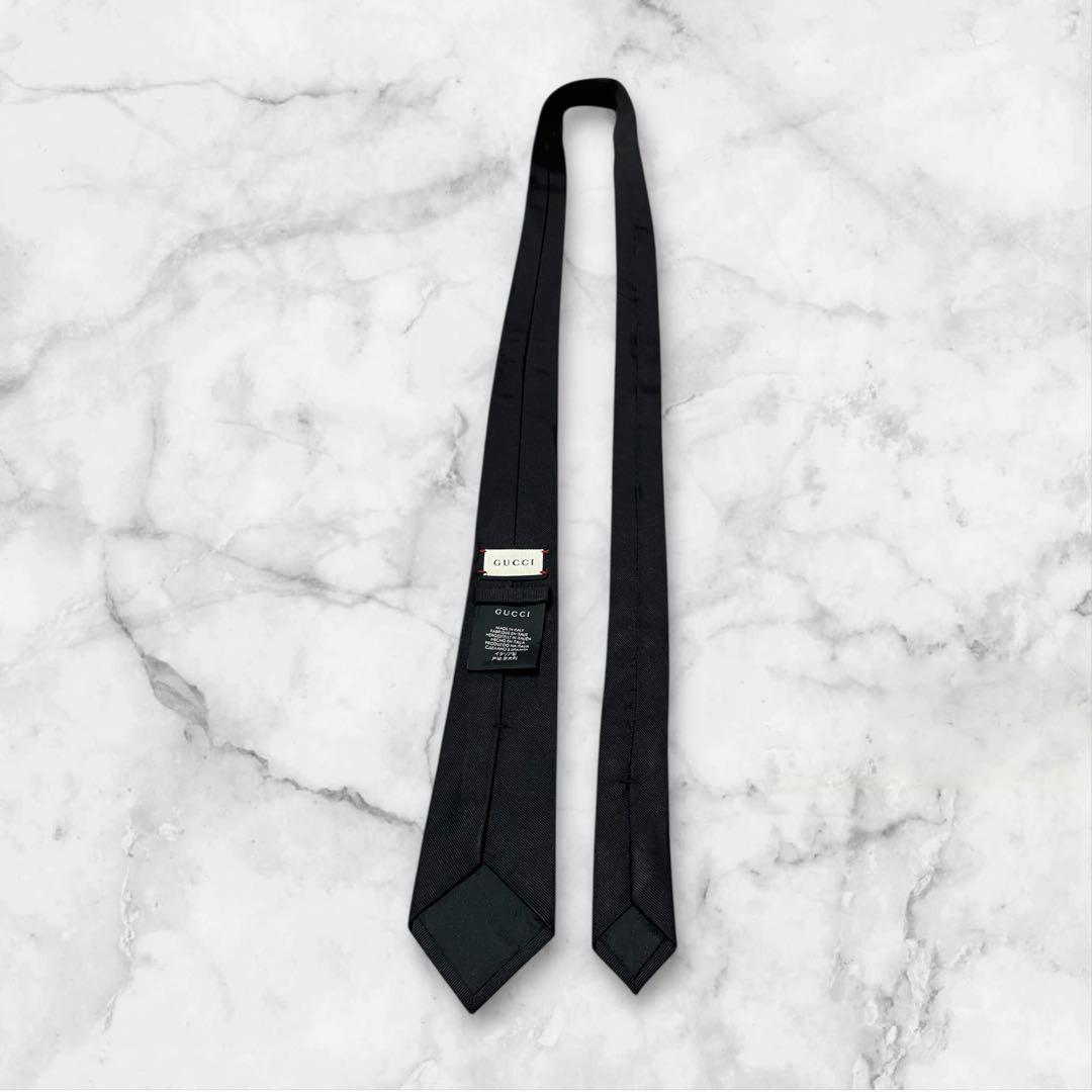 GUCCI グッチ　ネクタイ　黒　ソリッド　bee刺繍　GG柄