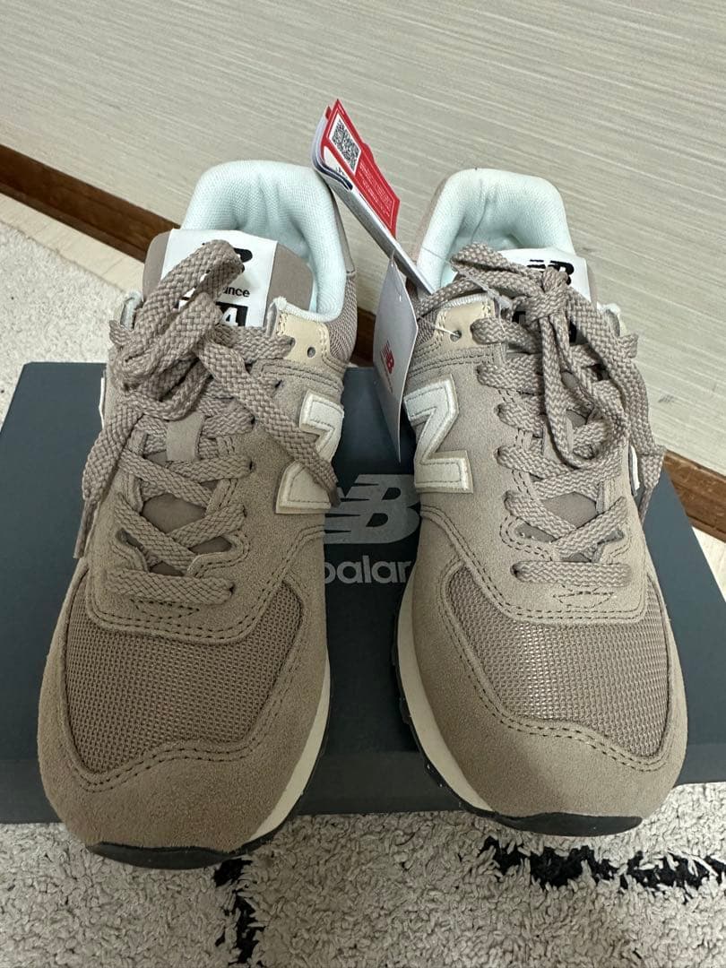 New Balance 574 ベージュ スニーカー