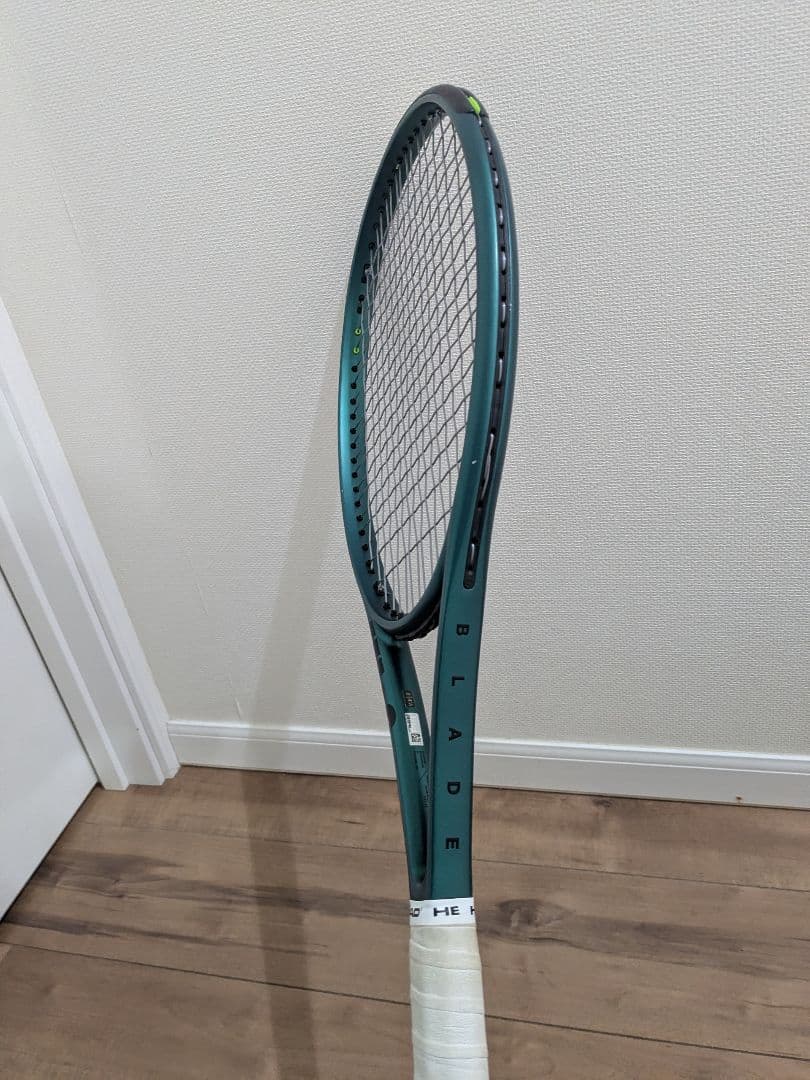 BLADE 100 v9 テニスラケット