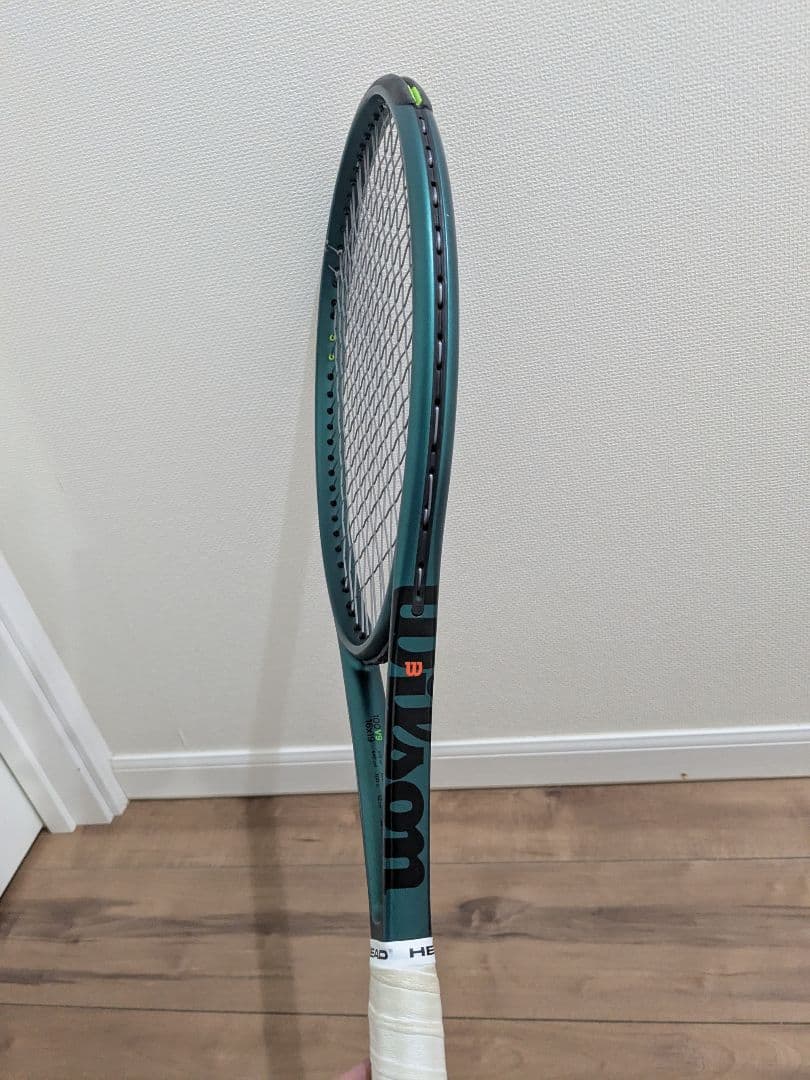 BLADE 100 v9 テニスラケット