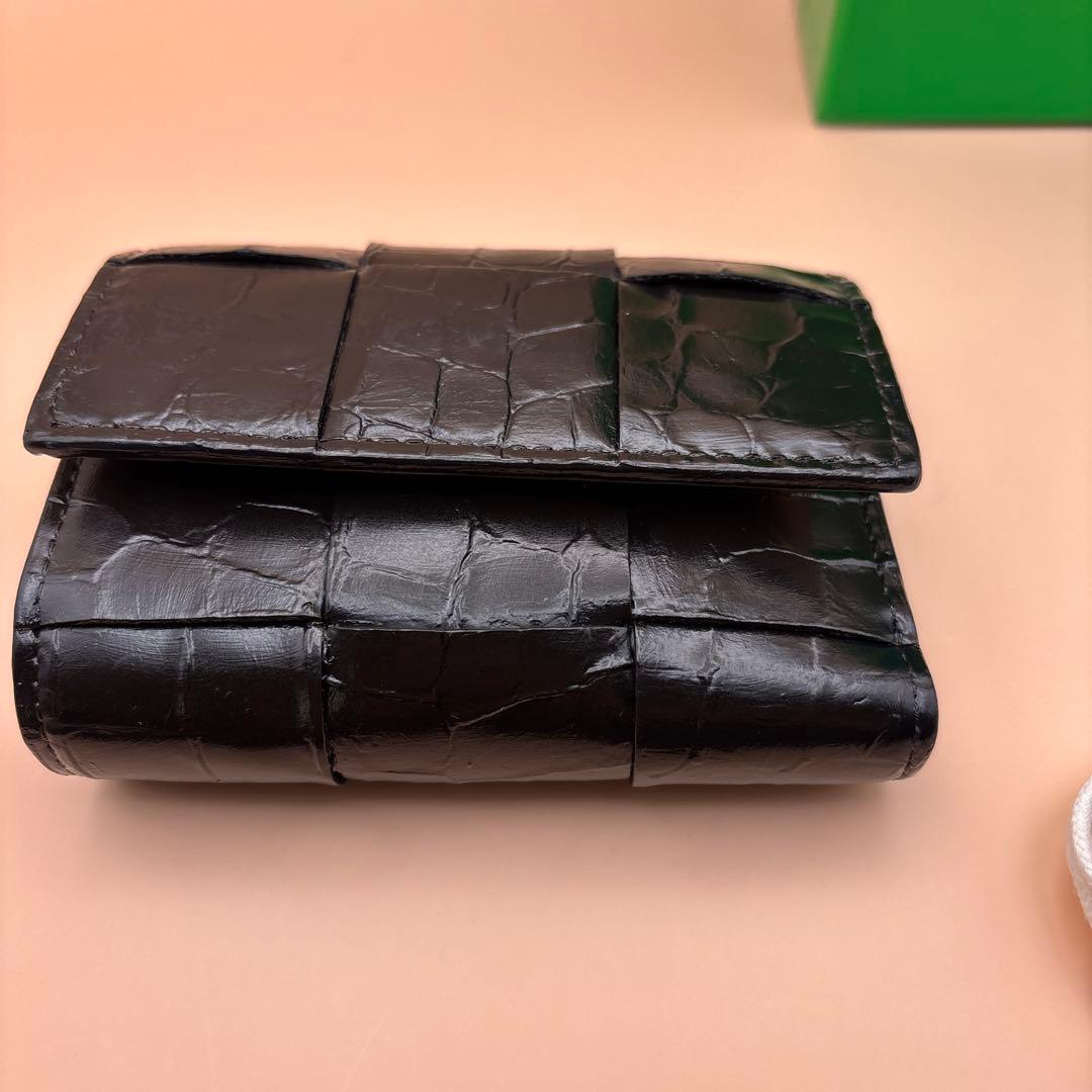 BOTTEGA VENETA三つ折り財布コンパクトウォレットカセットクロコ型押し