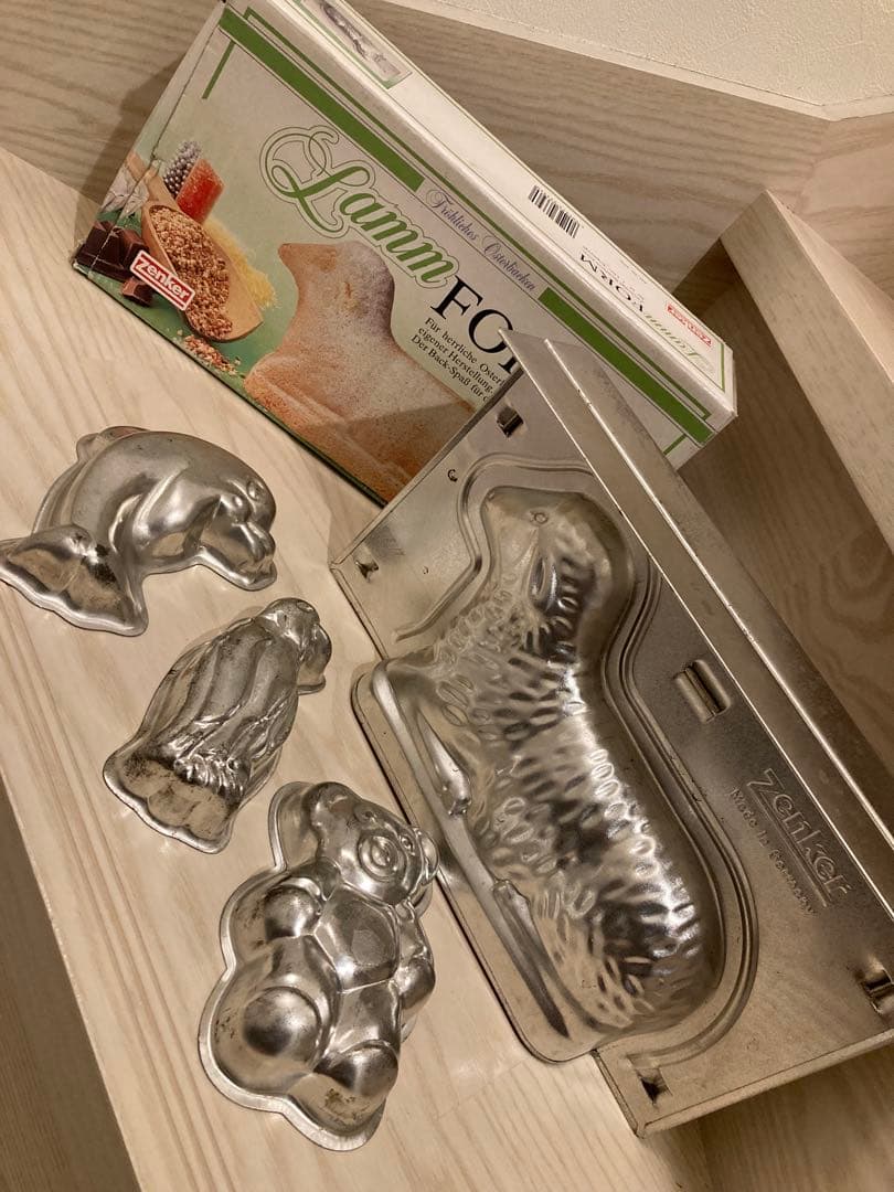 ケーキ型焼き型 テディベア 、ペンギン、イルカ　蚤の市 動物型抜き 4個セット