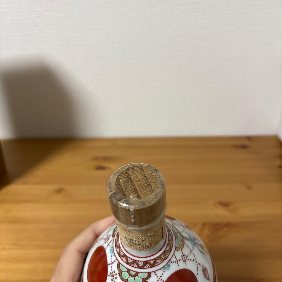 サントリー ウイスキー　山崎12年 錦赤玉瓔珞文風物絵 有田焼 陶器ボトル　❸