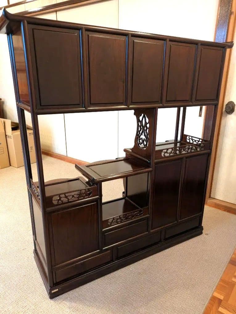 木製彫刻装飾収納棚　茶箪笥　飾り棚