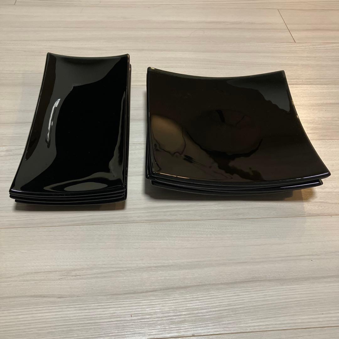 黒い四角形の皿 4枚、黒長方形の皿4枚、計8枚セット　ガラス　上品　黒器まとめ
