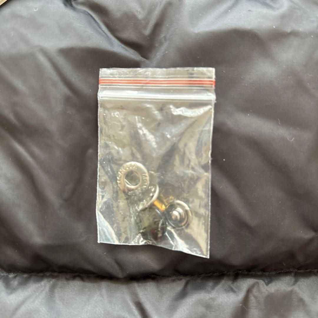 【美品】値下げ中！MONCLER ブラック ダウンベスト フード付き