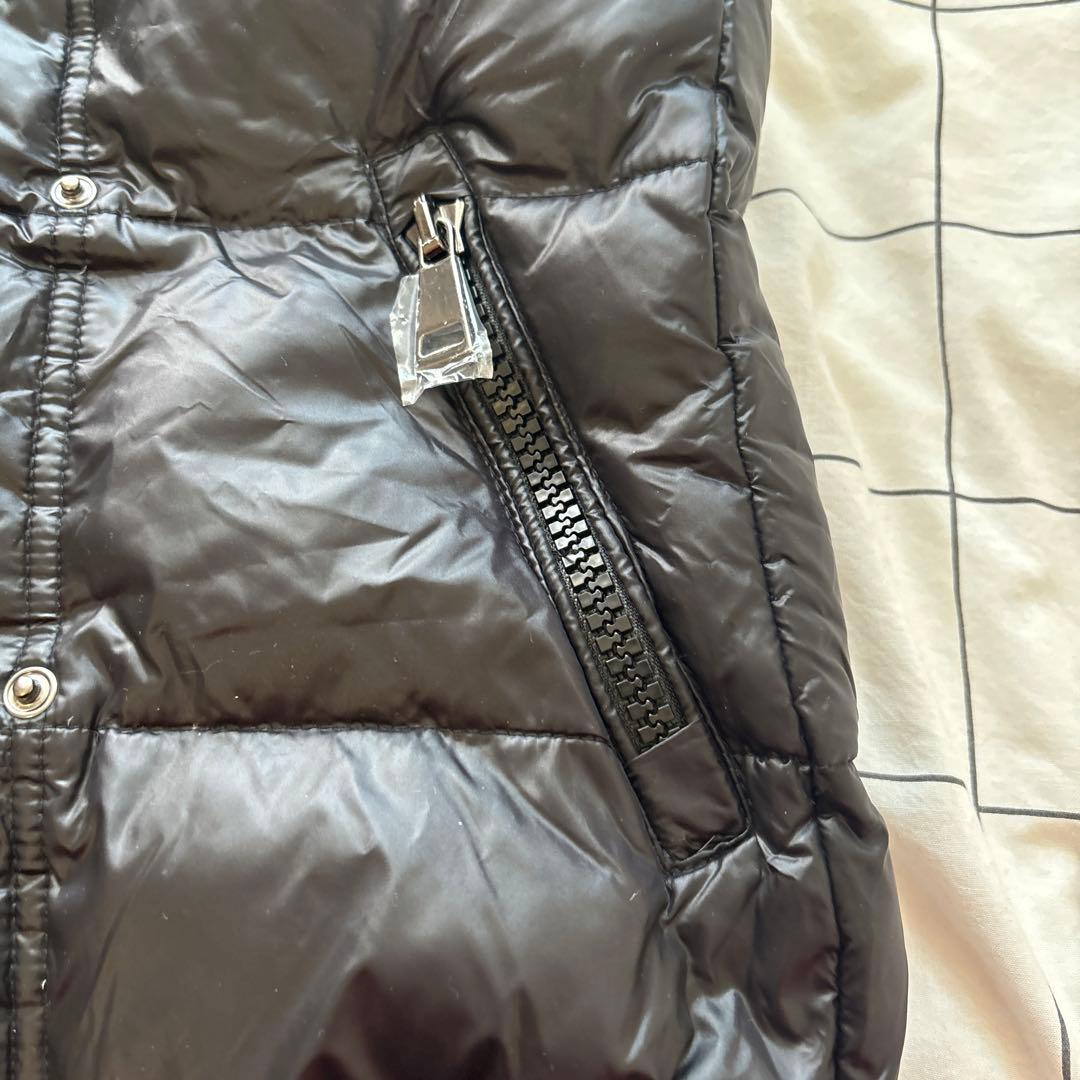 【美品】値下げ中！MONCLER ブラック ダウンベスト フード付き