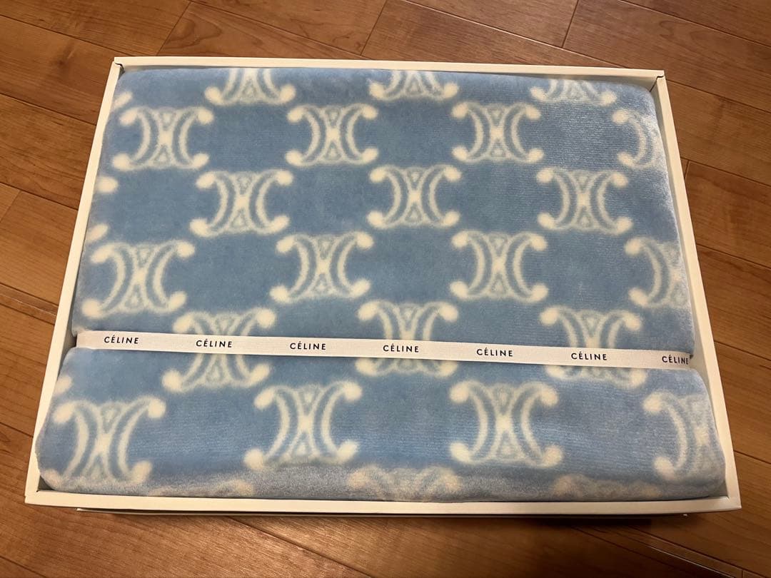 CÉLINE アクリルニューマイヤー毛布 140cm×200cm