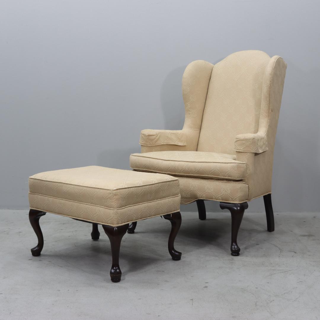 イーセンアーレン ウイングバックソファ オットマン アメリカ