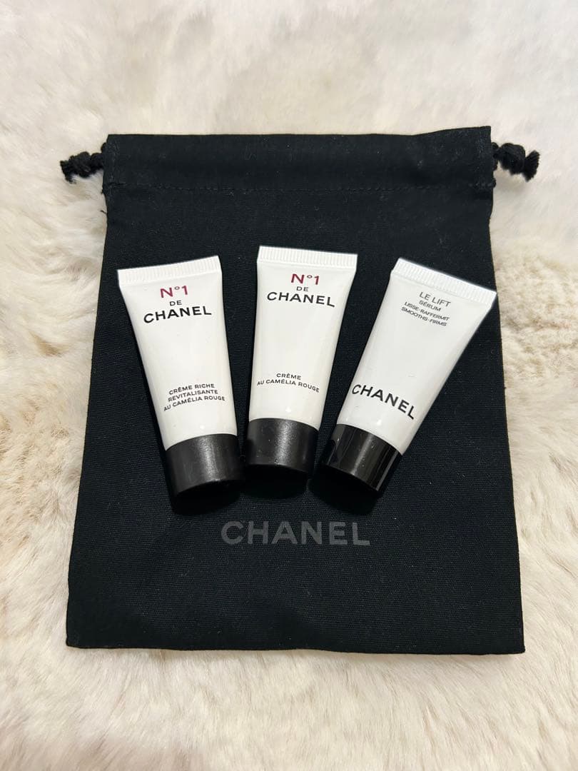 新品　CHANEL ルージュ、ハンドクリーム、クリーム等　ポーチ、キーホルダー付