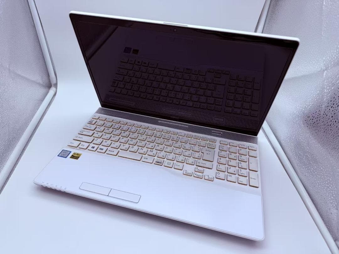 超美品 富士通 第8世代i7 32GB SSD+HDD Office付き