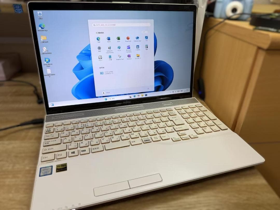 超美品 富士通 第8世代i7 32GB SSD+HDD Office付き