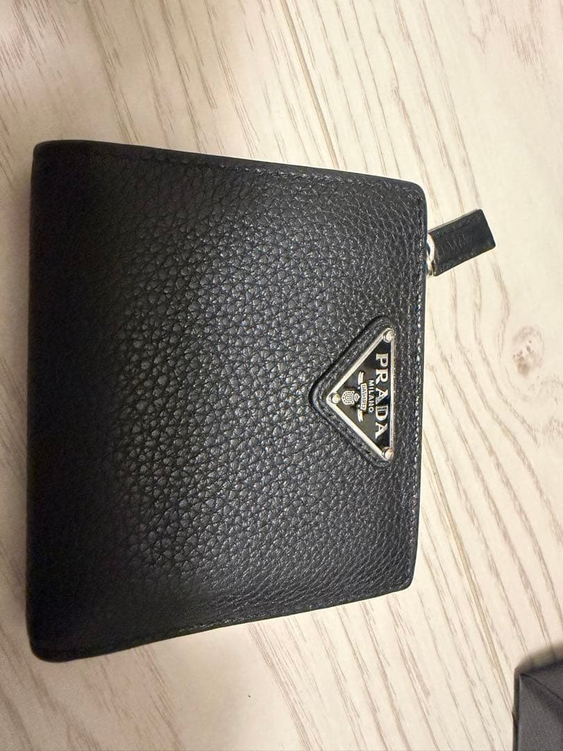 【中古】PRADA ブラック 二つ折り財布