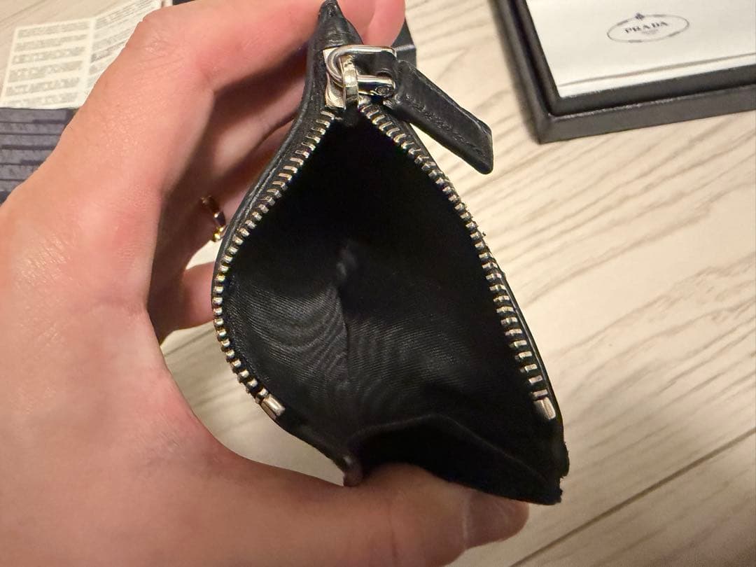 【中古】PRADA ブラック 二つ折り財布