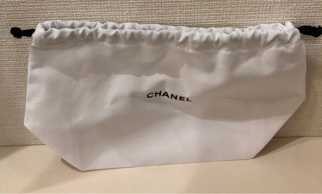 CHANEL 限定チーク　カメリア フトゥーラ　1回使用のみ　巾着付き