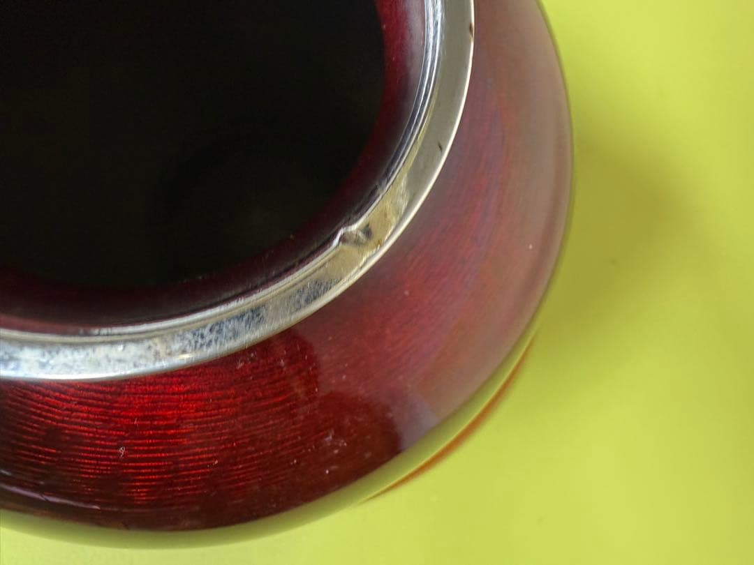 赤色バラの花瓶 約18cm